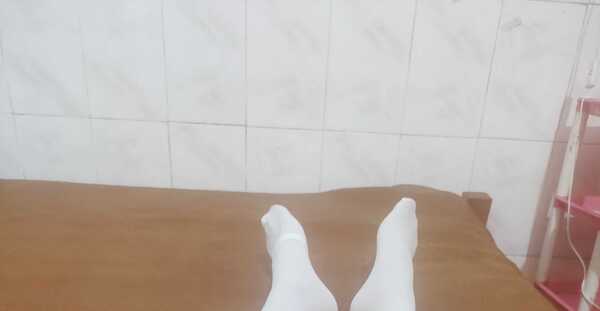 我是你们的小蛋蛋呀，第一次穿小白丝有点小激动。